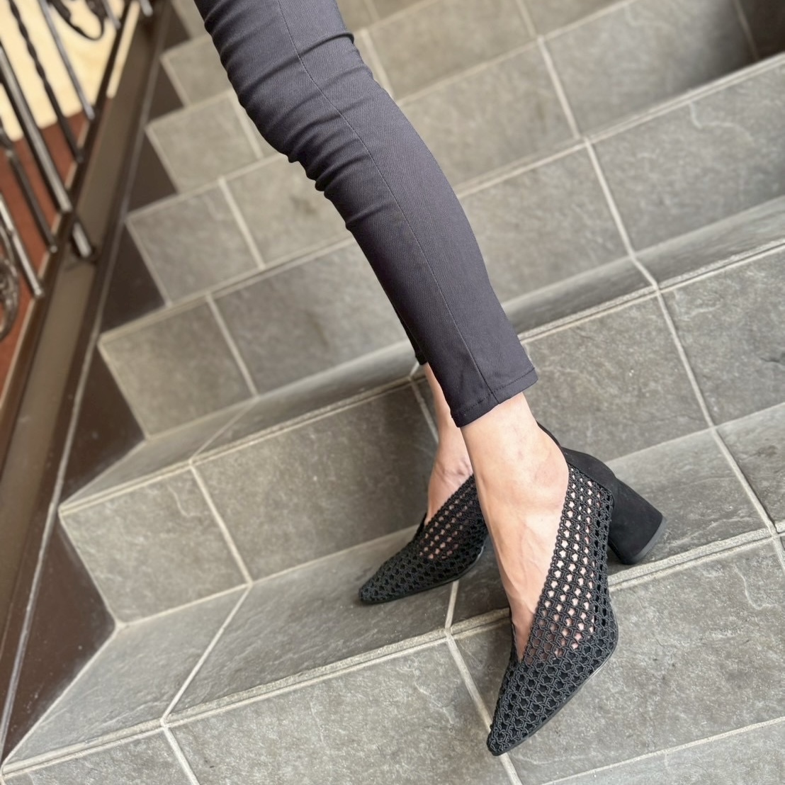 8/5自由自在に足を包み込む優秀パンプス