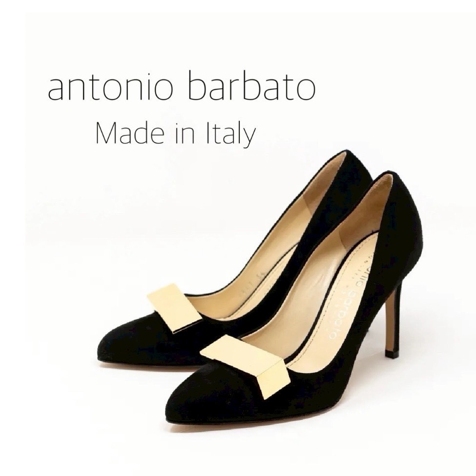 9/27艶やかな脚線美を演出できるブラックスエードパンプス