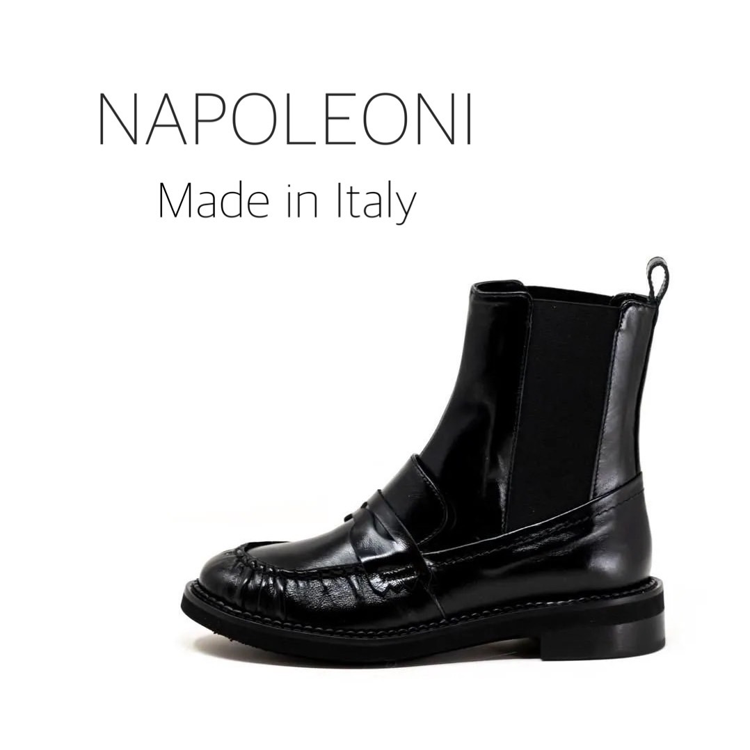 11/2ローファーとブーツを組み合わせた斬新なデザインのブラックショートブーツ