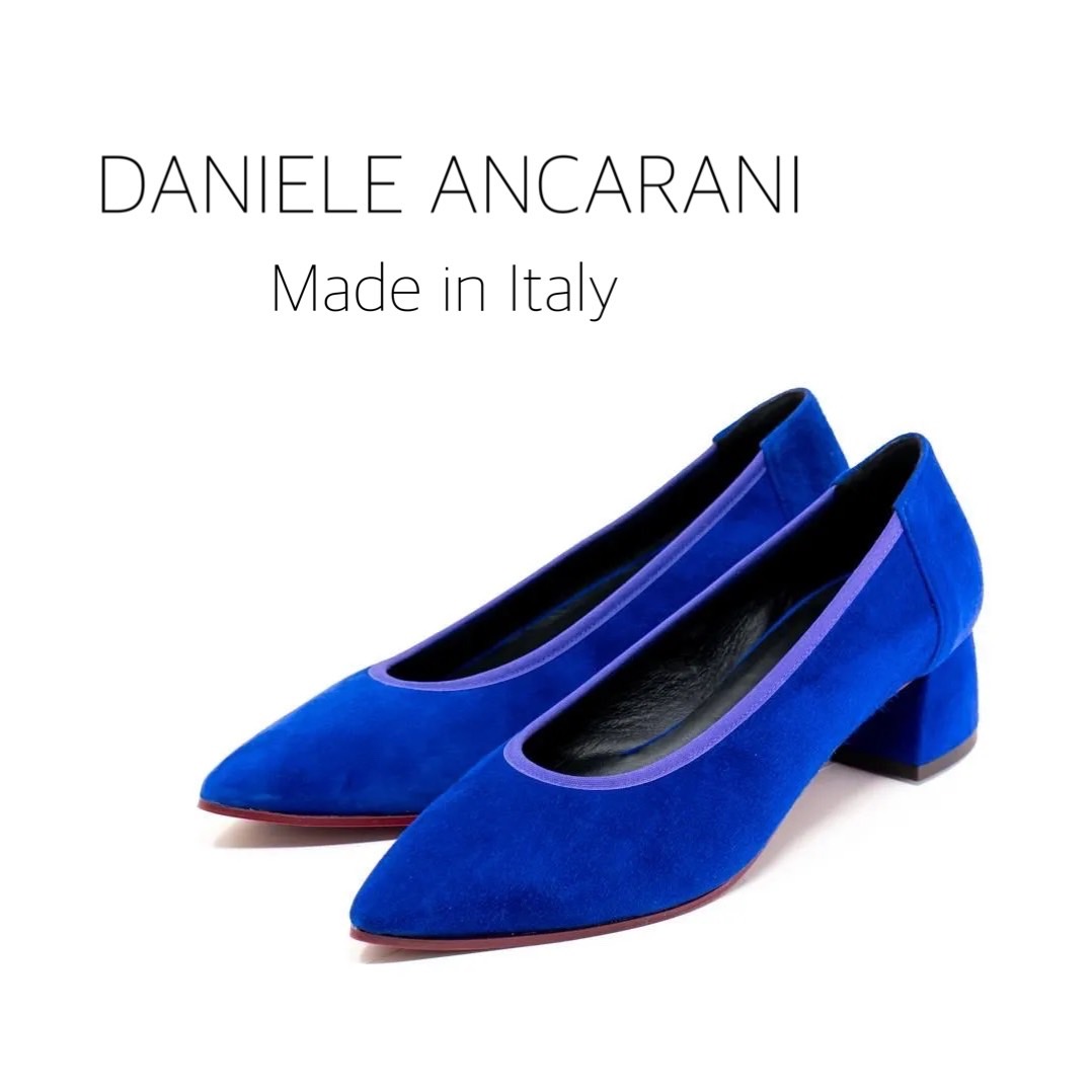 12/12鮮やかカラーがインポートらしいロイヤルブルースエードパンプス