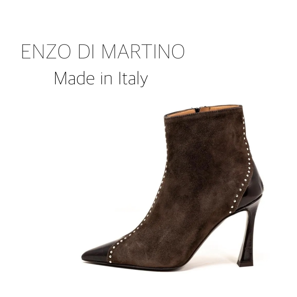 1/1うっとりするような脚線美が叶うブラウンスエードのショートブーツ