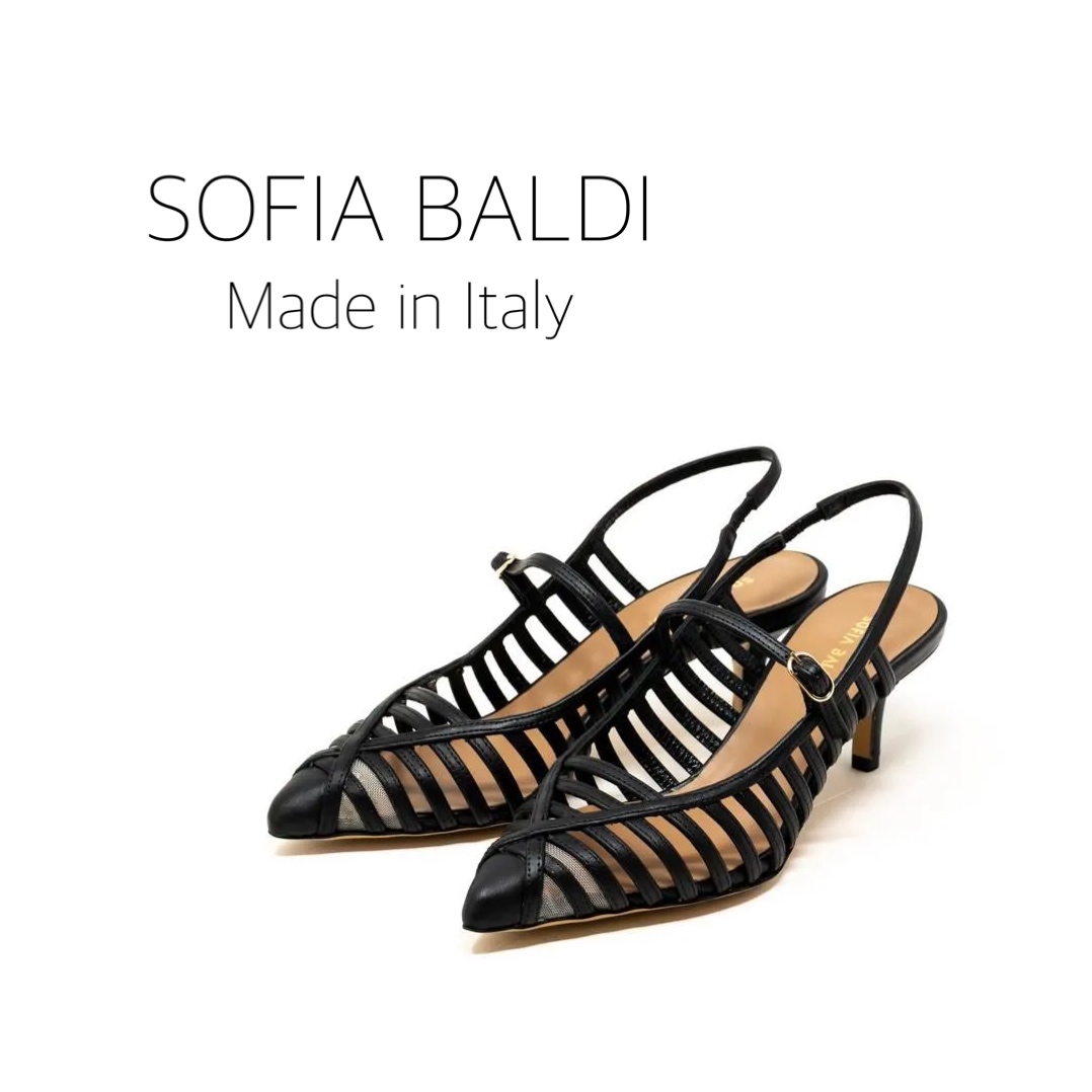 3/18メッシュの組み合わせで透ける素肌を美しく魅せるバックスリングパンプス